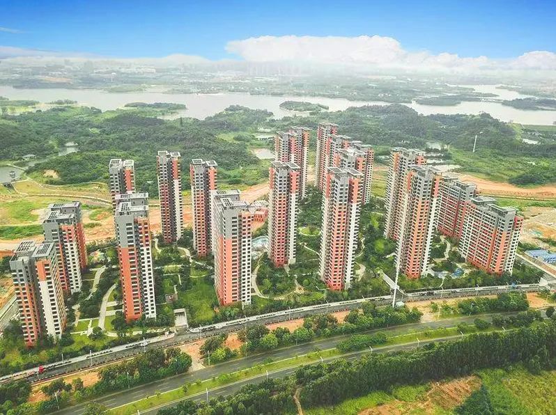 绿岛花园项目作为华为总部建造的高端人才配套房,以人文关怀为出发点